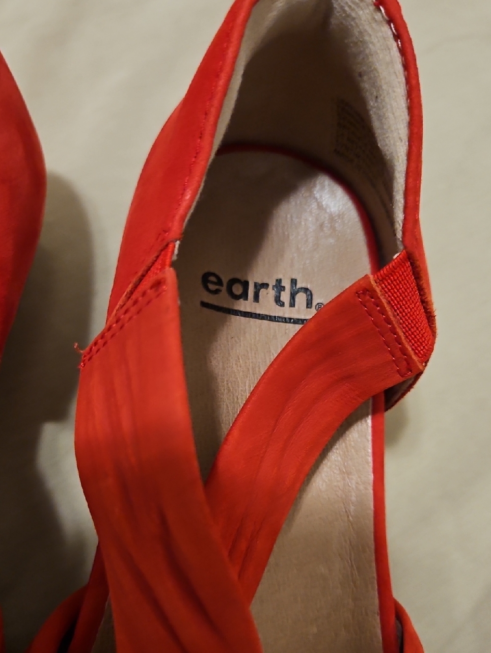 Earth Ficis Gemini, Bright Red Open Toe Sandals for Women, 10M - Picture 3 of 10